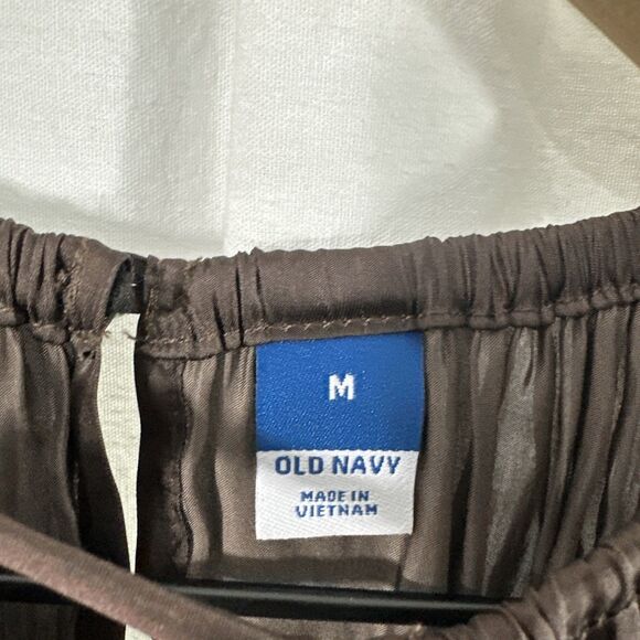 Old Navy Chocolate Brown Satin Sleeveless Elastic Waist Top Womens Size M Fall - Picture 3 of 8